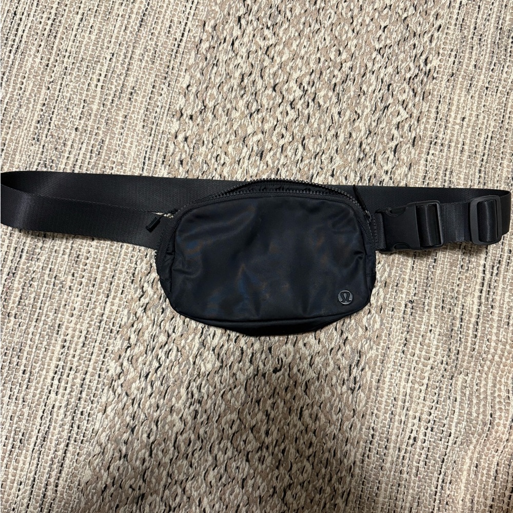 lululemon athletica Black Crescent Belt Bag